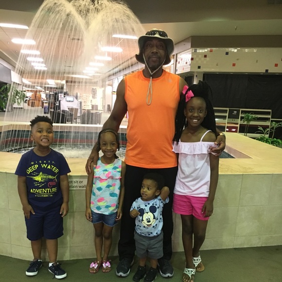 Meet your Posher, Christine - Picture 2 of 2